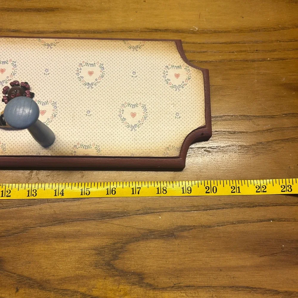 Cottagecore vintage rare Wall Rack‎ Wood Folk Art 3D Figures Hearts nursery